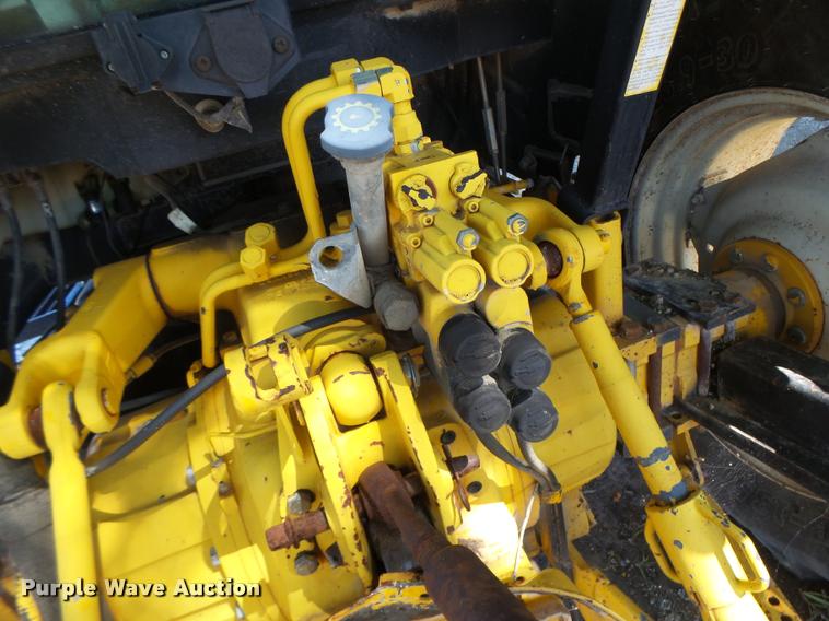 image for item DB5869 1997 New Holland 7740 tractor