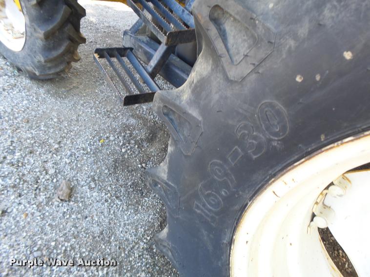 image for item DB5869 1997 New Holland 7740 tractor