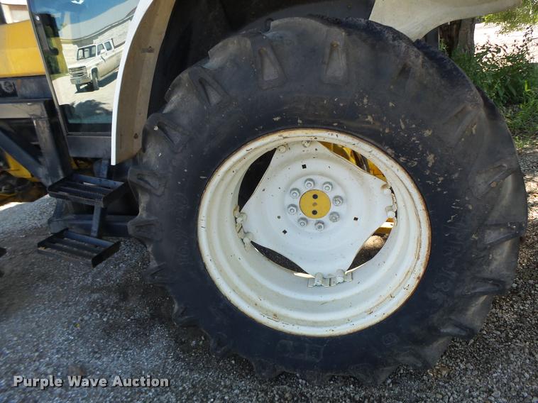 image for item DB5869 1997 New Holland 7740 tractor