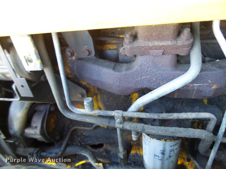 image for item DB5869 1997 New Holland 7740 tractor