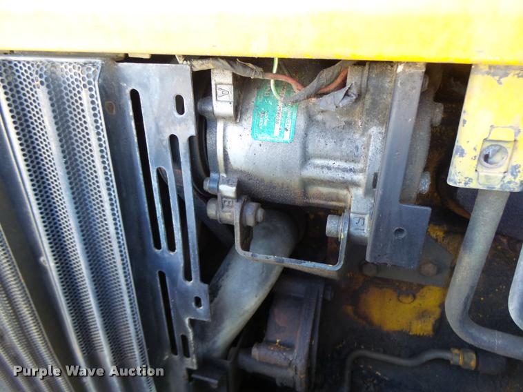 image for item DB5869 1997 New Holland 7740 tractor