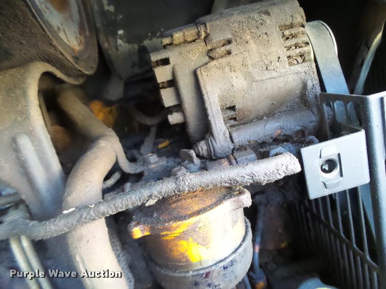 image for item DB5869 1997 New Holland 7740 tractor