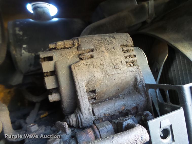 image for item DB5869 1997 New Holland 7740 tractor