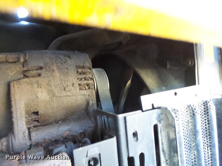 image for item DB5869 1997 New Holland 7740 tractor