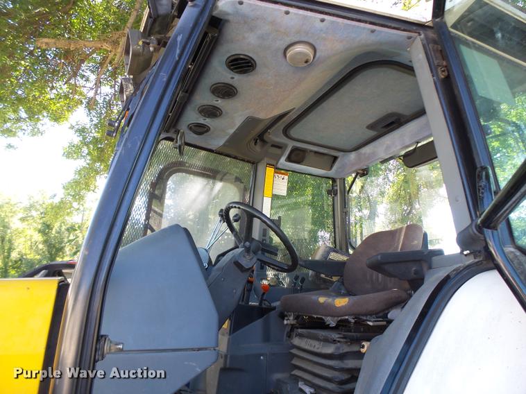 image for item DB5869 1997 New Holland 7740 tractor