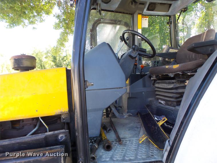 image for item DB5869 1997 New Holland 7740 tractor