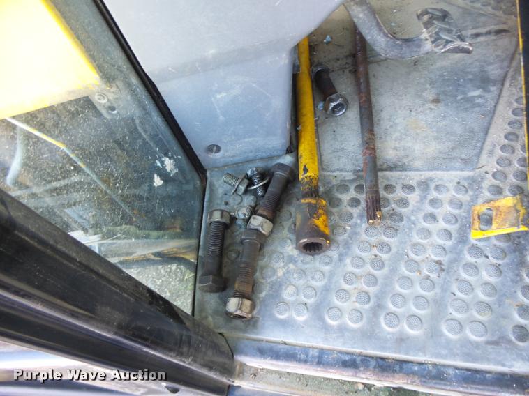 image for item DB5869 1997 New Holland 7740 tractor