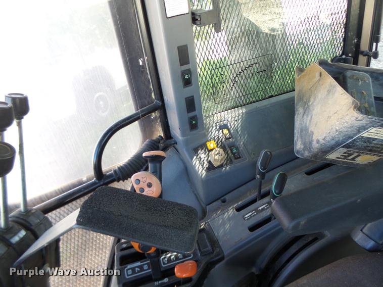 image for item DB5869 1997 New Holland 7740 tractor