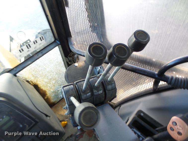 image for item DB5869 1997 New Holland 7740 tractor