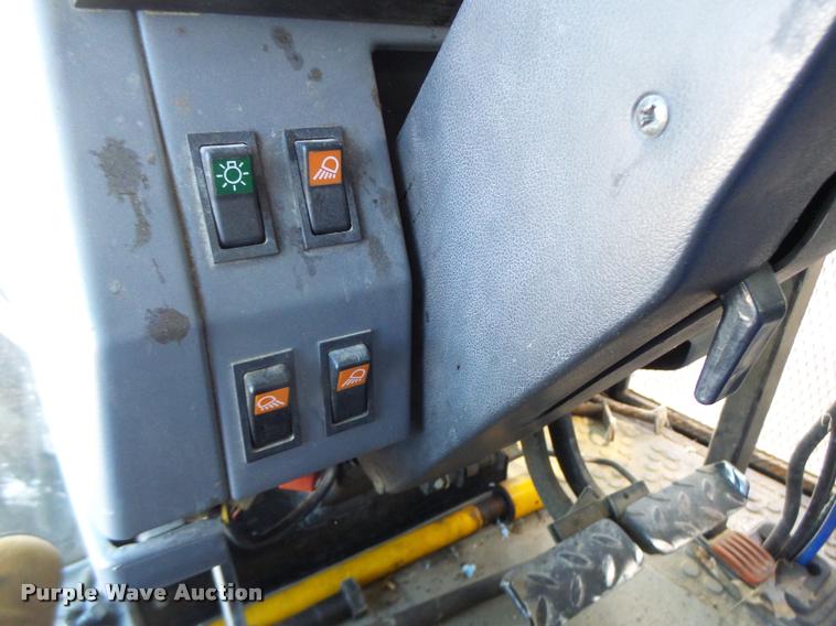 image for item DB5869 1997 New Holland 7740 tractor