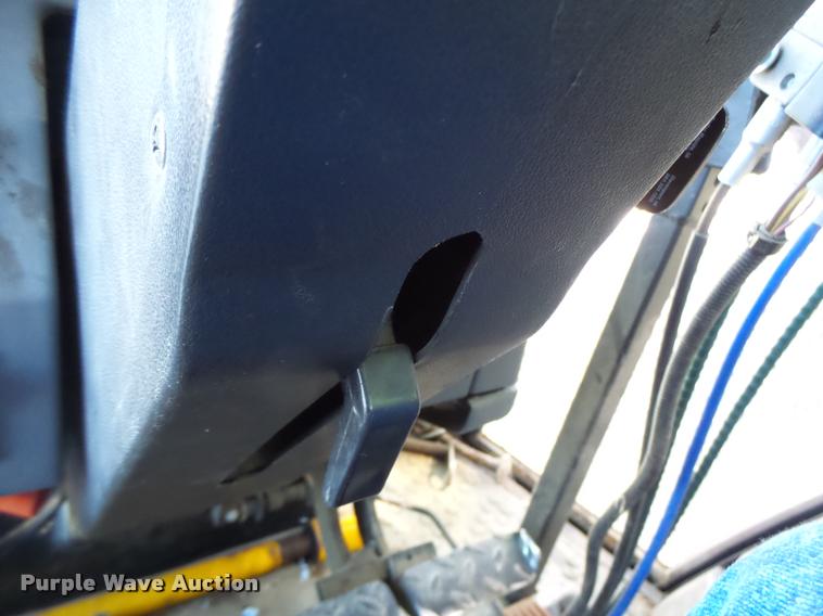 image for item DB5869 1997 New Holland 7740 tractor