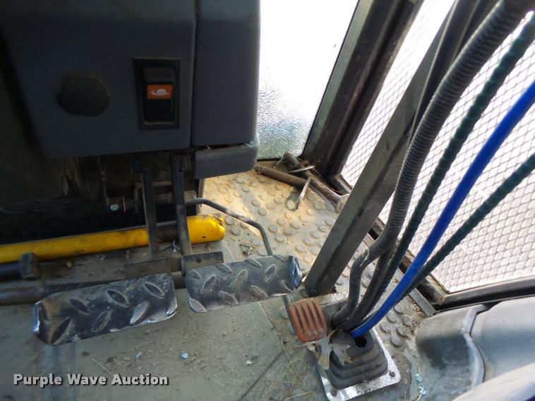 image for item DB5869 1997 New Holland 7740 tractor