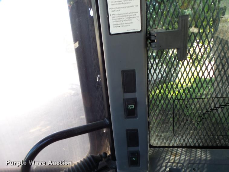 image for item DB5869 1997 New Holland 7740 tractor