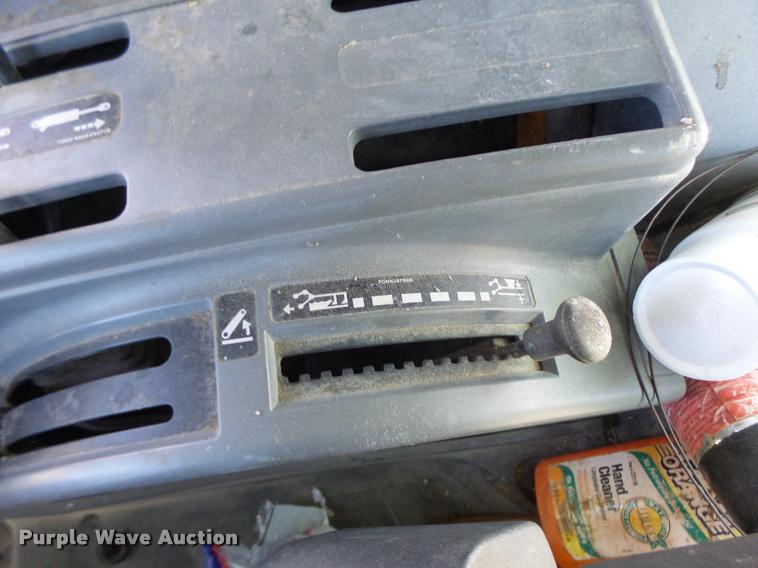 image for item DB5869 1997 New Holland 7740 tractor