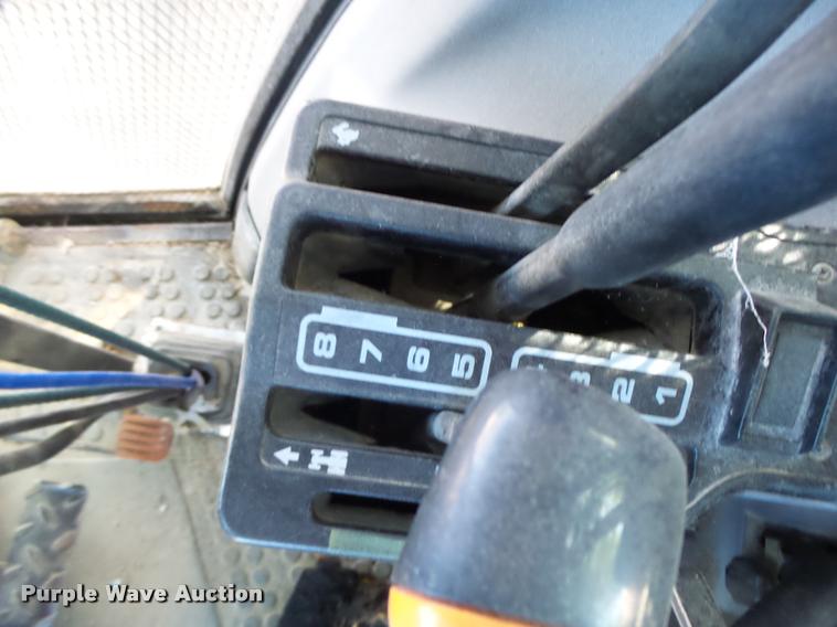 image for item DB5869 1997 New Holland 7740 tractor