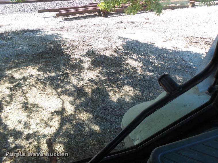 image for item DB5869 1997 New Holland 7740 tractor