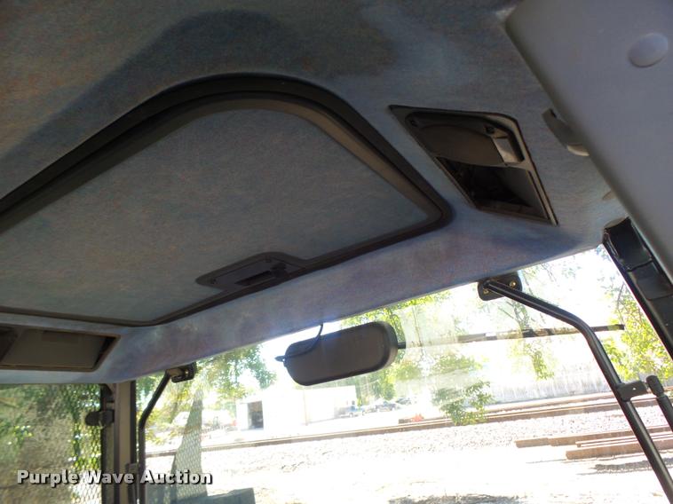 image for item DB5869 1997 New Holland 7740 tractor