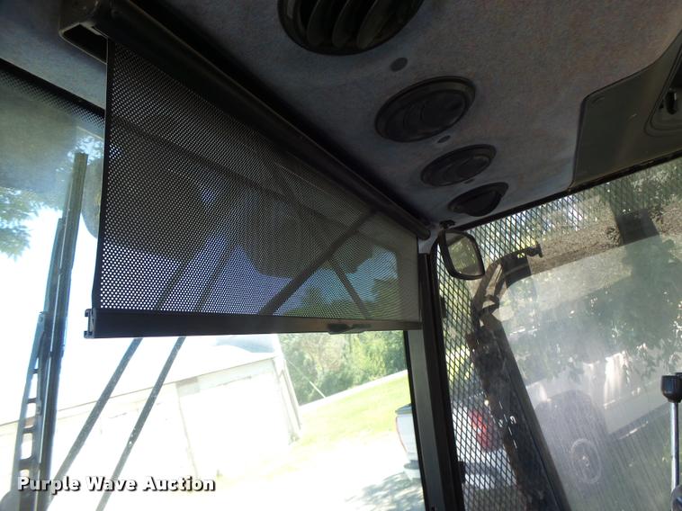 image for item DB5869 1997 New Holland 7740 tractor