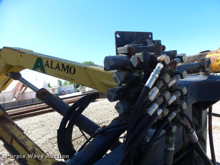 image for item DB5869 1997 New Holland 7740 tractor