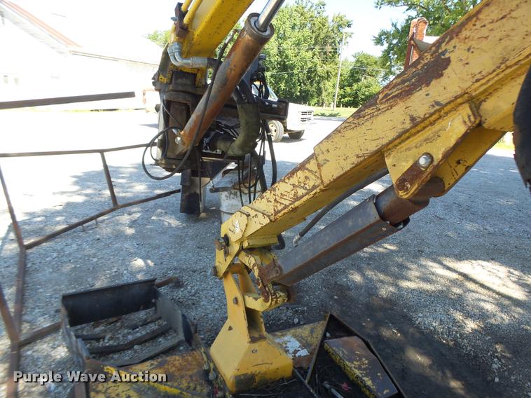 image for item DB5869 1997 New Holland 7740 tractor