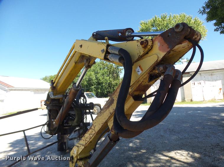 image for item DB5869 1997 New Holland 7740 tractor