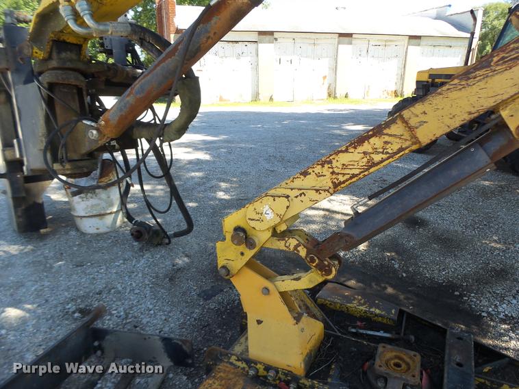 image for item DB5869 1997 New Holland 7740 tractor