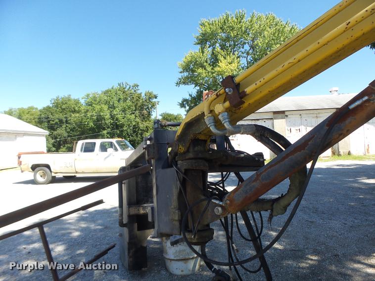 image for item DB5869 1997 New Holland 7740 tractor