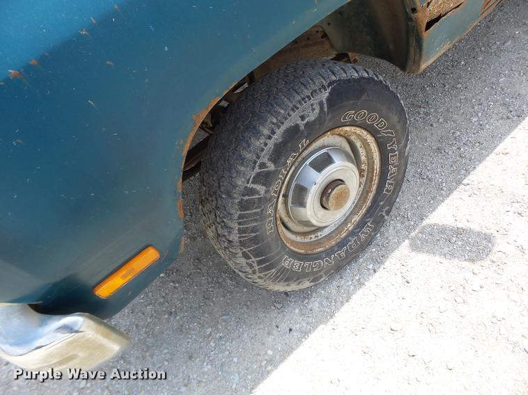 image for item DB5876 1989 Dodge W150 pickup truck