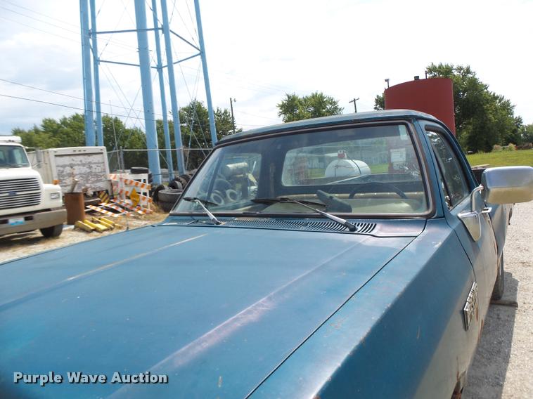 image for item DB5876 1989 Dodge W150 pickup truck