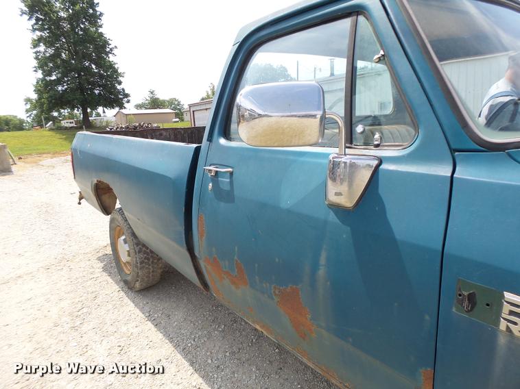 image for item DB5876 1989 Dodge W150 pickup truck