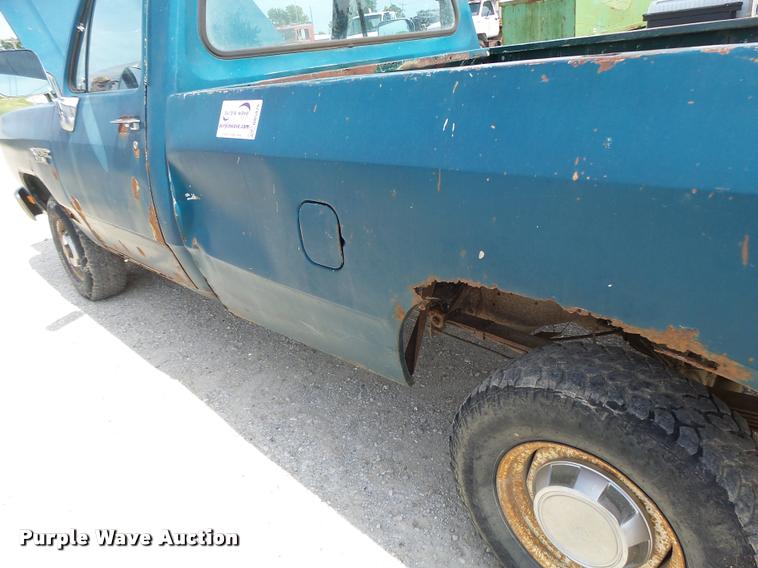 image for item DB5876 1989 Dodge W150 pickup truck