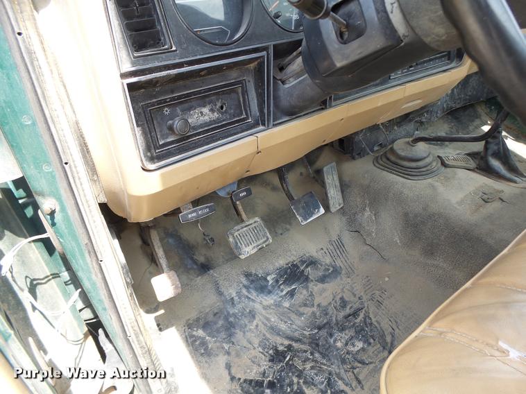 image for item DB5876 1989 Dodge W150 pickup truck