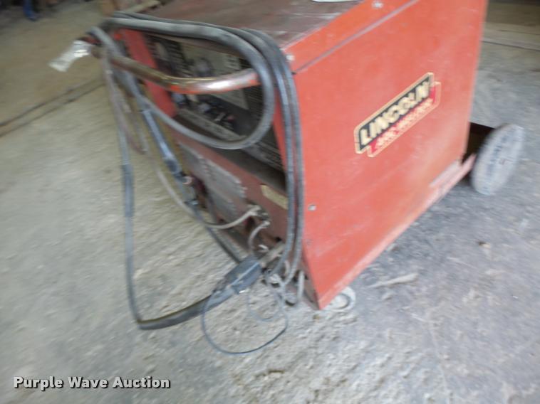 image for item DB5877 Lincoln Idealarc SP200 wire feed welder