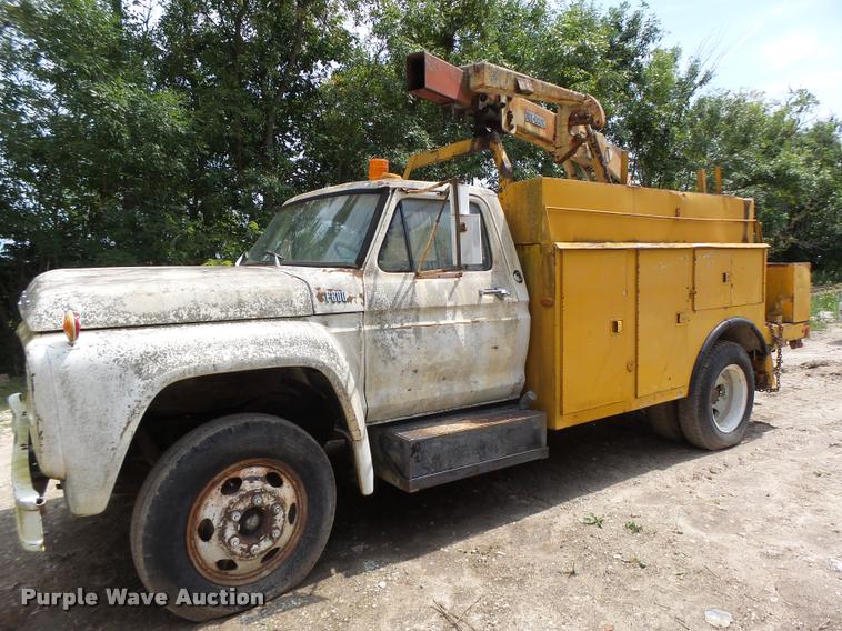 image for item DB5878 1976 Ford F600 bucket truck