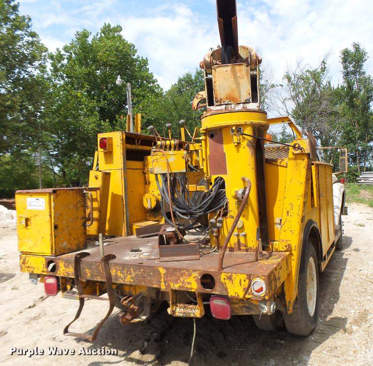 image for item DB5878 1976 Ford F600 bucket truck