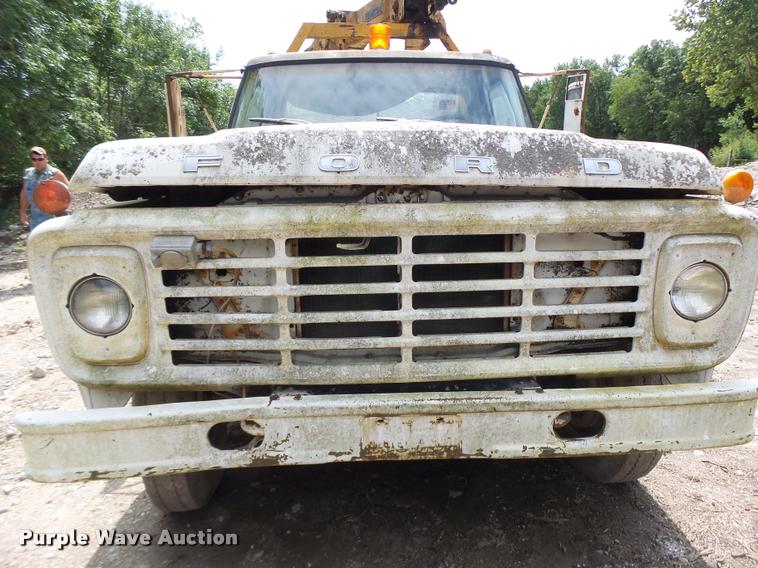 image for item DB5878 1976 Ford F600 bucket truck