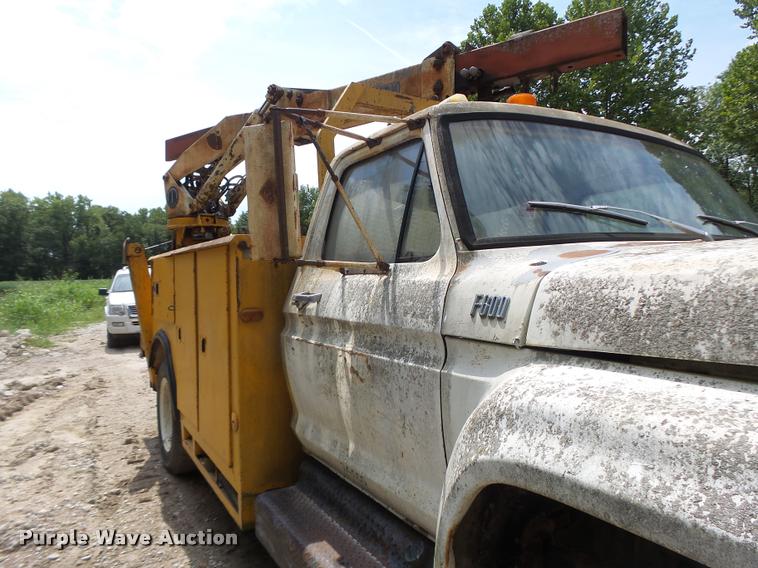 image for item DB5878 1976 Ford F600 bucket truck