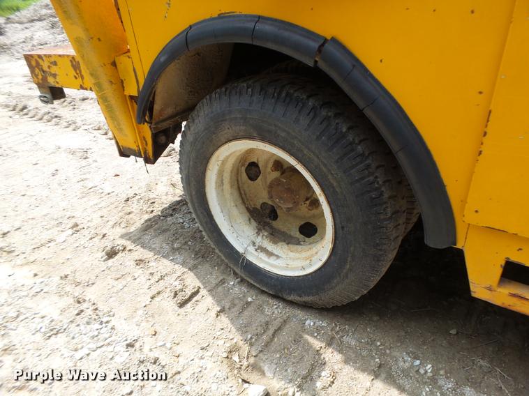 image for item DB5878 1976 Ford F600 bucket truck