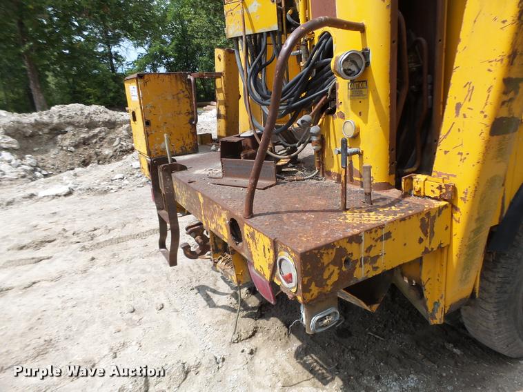 image for item DB5878 1976 Ford F600 bucket truck