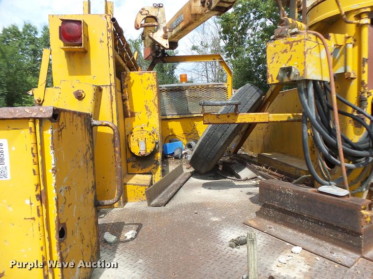 image for item DB5878 1976 Ford F600 bucket truck