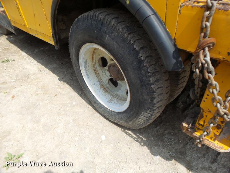 image for item DB5878 1976 Ford F600 bucket truck