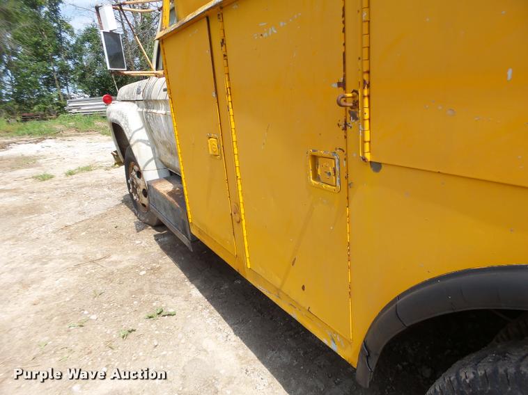 image for item DB5878 1976 Ford F600 bucket truck