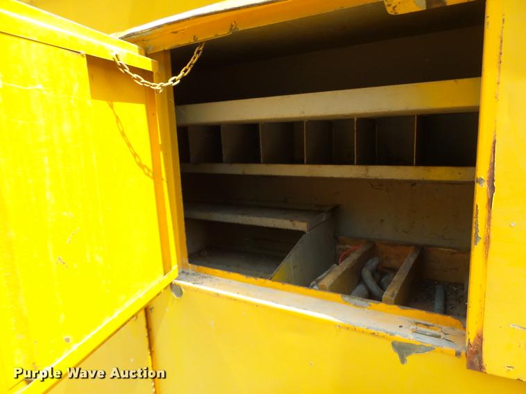 image for item DB5878 1976 Ford F600 bucket truck