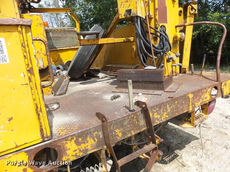 image for item DB5878 1976 Ford F600 bucket truck