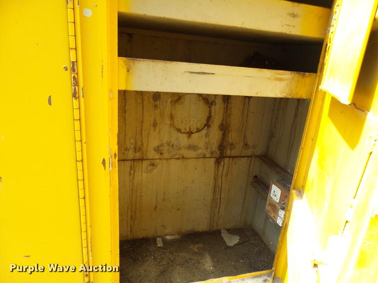 image for item DB5878 1976 Ford F600 bucket truck