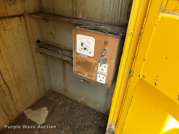 image for item DB5878 1976 Ford F600 bucket truck