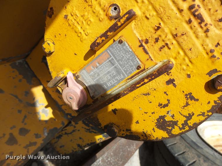 image for item DB5878 1976 Ford F600 bucket truck