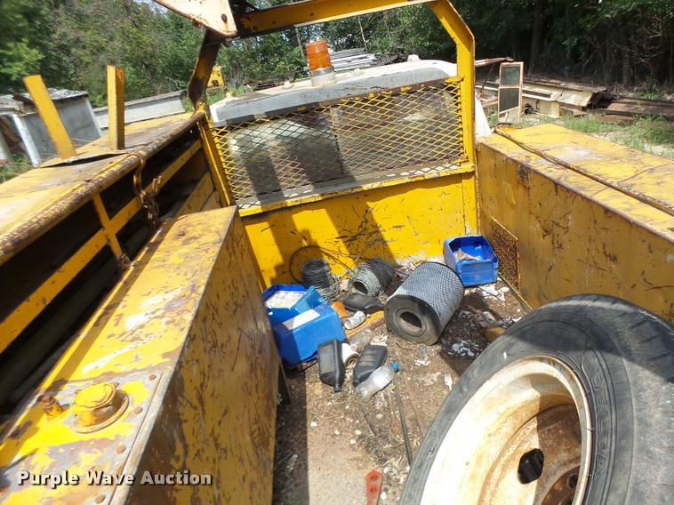 image for item DB5878 1976 Ford F600 bucket truck