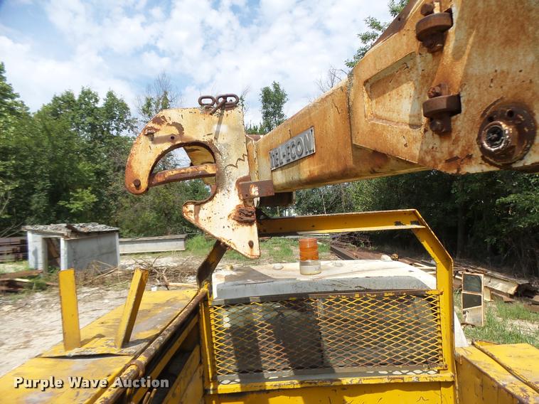 image for item DB5878 1976 Ford F600 bucket truck