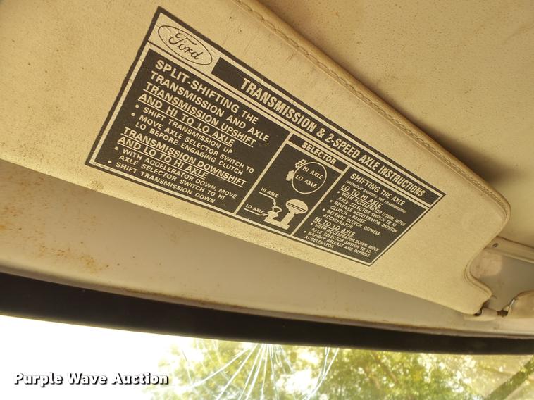 image for item DB5878 1976 Ford F600 bucket truck